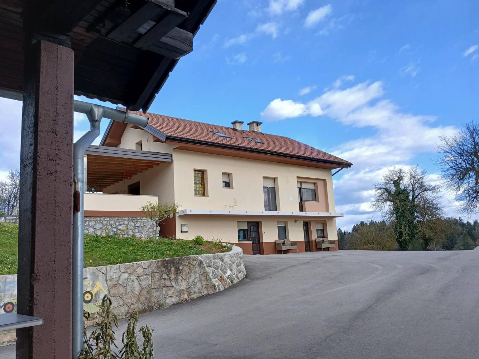 Luxury Apartment Ana With Hot Tub Visnja Gora Dış mekan fotoğraf